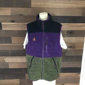 nike acg sherpa vest